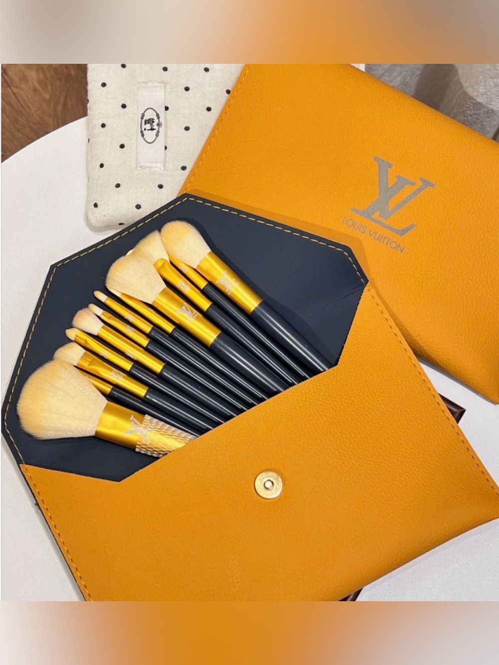 Luxury Makeup Brush Set – 12 Pieces with Faux Leather Pouch